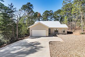 Hot Tub & Fire Pit: 'evergreen Escape' in Bastrop!