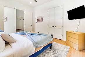 Hot Tub & Fire Pit: 'evergreen Escape' in Bastrop!