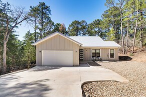 Hot Tub & Fire Pit: 'evergreen Escape' in Bastrop!