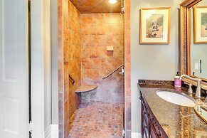 Walk to Mississippi River & Dtwn: Historic Haven!