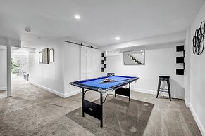 Mid-century Bungalow in the Heart of Buckhead!