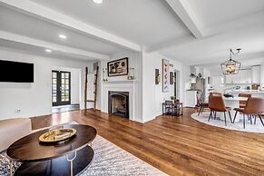 Mid-century Bungalow in the Heart of Buckhead!