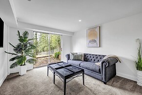 Mid-century Bungalow in the Heart of Buckhead!