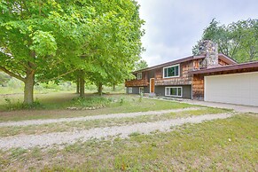 Fire Pit + Yard: Peaceful Northcountry Getaway!