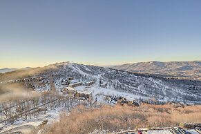 Mountain Views & Pool Access: Sugar Mountain Condo