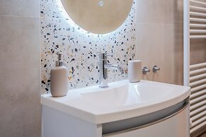 Peaceful Nest In City Center