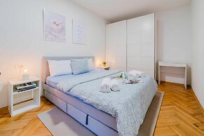 Peaceful Nest In City Center