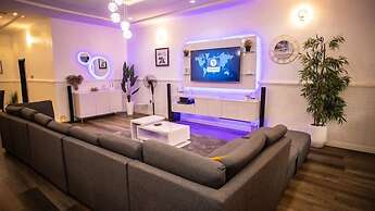 El-Mak Luxury Homes