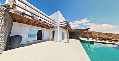 Ria Mar Villas & Suites by Live&Travel