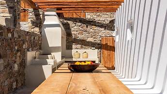 Ria Mar Villas & Suites by Live&Travel