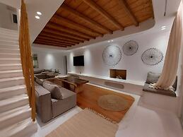 Ria Mar Villas & Suites by Live&Travel