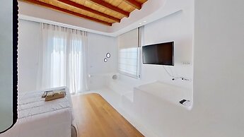 Ria Mar Villas & Suites by Live&Travel