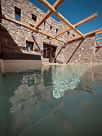 Ria Mar Villas & Suites by Live&Travel