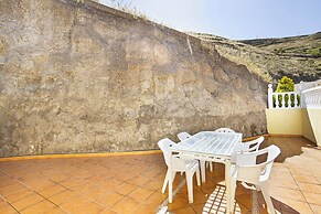 Seaside Bliss Villa in Fagajesto