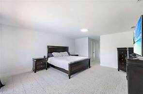 Oceanfront Retreat in Fort Myers - 3 Bedrooms, Private Pool