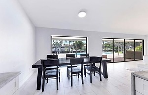 Oceanfront Retreat in Fort Myers - 3 Bedrooms, Private Pool