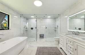 Oceanfront Retreat in Fort Myers - 3 Bedrooms, Private Pool