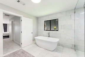 Oceanfront Retreat in Fort Myers - 3 Bedrooms, Private Pool