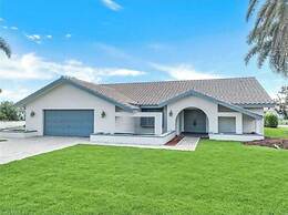 Oceanfront Retreat in Fort Myers - 3 Bedrooms, Private Pool