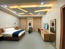 C33 Apartment And Suites