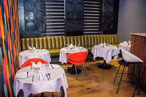 C33 Apartment And Suites