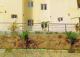 C33 Apartment And Suites