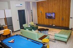 C33 Apartment And Suites