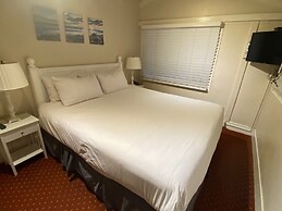 Carmel Dolores Cottages