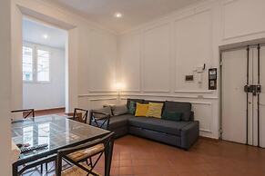 JOIVY Flats Next To Fontana di Trevi