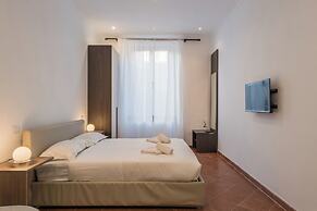 JOIVY Flats Next To Fontana di Trevi