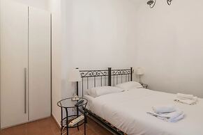 JOIVY Flats Next To Fontana di Trevi