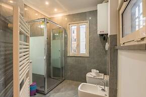 JOIVY Flats Next To Fontana di Trevi