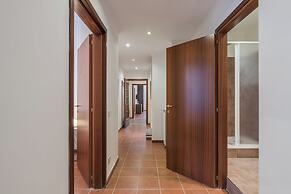 JOIVY Flats Next To Fontana di Trevi