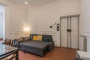 JOIVY Flats Next To Fontana di Trevi