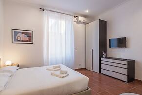 JOIVY Flats Next To Fontana di Trevi