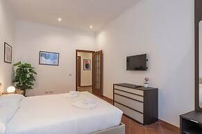 JOIVY Flats Next To Fontana di Trevi