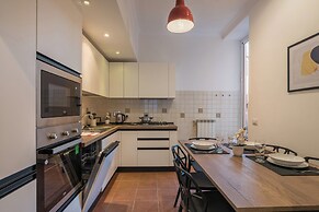 JOIVY Flats Next To Fontana di Trevi