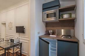 JOIVY Flats Next To Fontana di Trevi