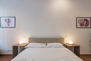 JOIVY Flats Next To Fontana di Trevi