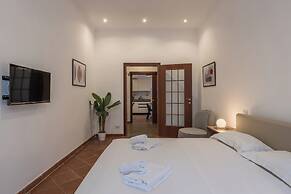 JOIVY Flats Next To Fontana di Trevi