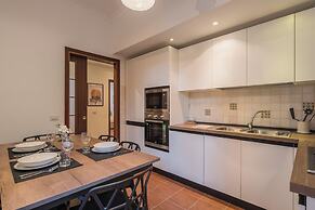 JOIVY Flats Next To Fontana di Trevi