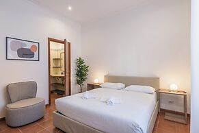 JOIVY Flats Next To Fontana di Trevi