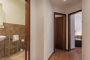 JOIVY Flats Next To Fontana di Trevi