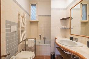 JOIVY Flats Next To Fontana di Trevi