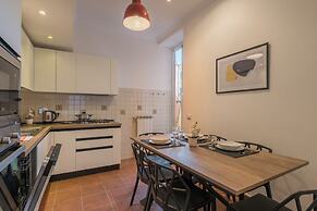 JOIVY Flats Next To Fontana di Trevi