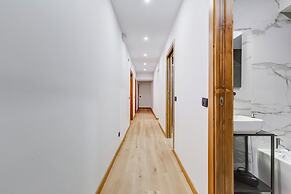 3-Bedroom Home Near Trastevere Station