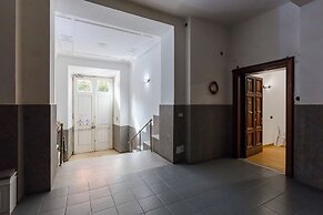 3-Bedroom Home Near Trastevere Station