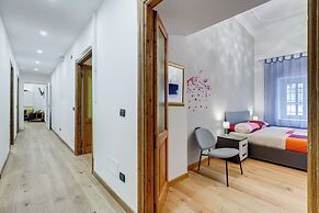 3-Bedroom Home Near Trastevere Station