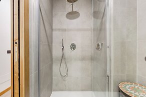 3-Bedroom Home Near Trastevere Station