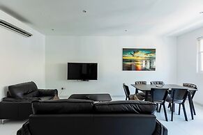 Accra Fine Suites-Henrietta's Residences